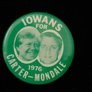 1976.77.4 (Political Pin, Political Button) image
