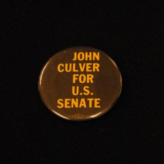 1980.45.22 (Political Pin, Political Button) image