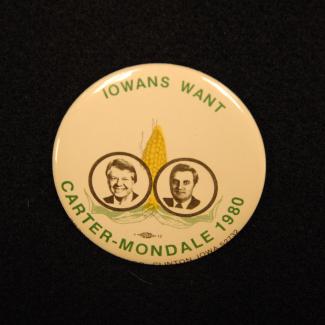 1980.5.239 (Political Pin, Political Button) image