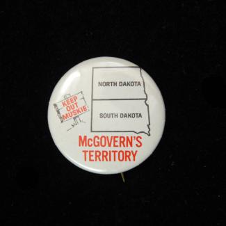 1980.5.102 (Political Pin, Political Button) image