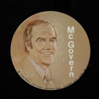 1980.5.119 (Political Pin, Political Button) image