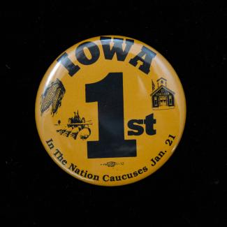 1980.5.244 (Political Pin, Political Button) image