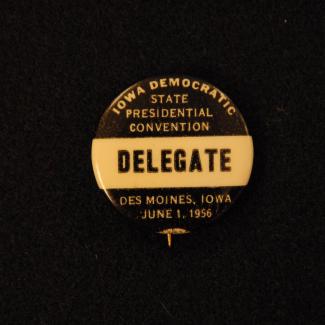 1982.8.5 (Political Pin, Political Button) image